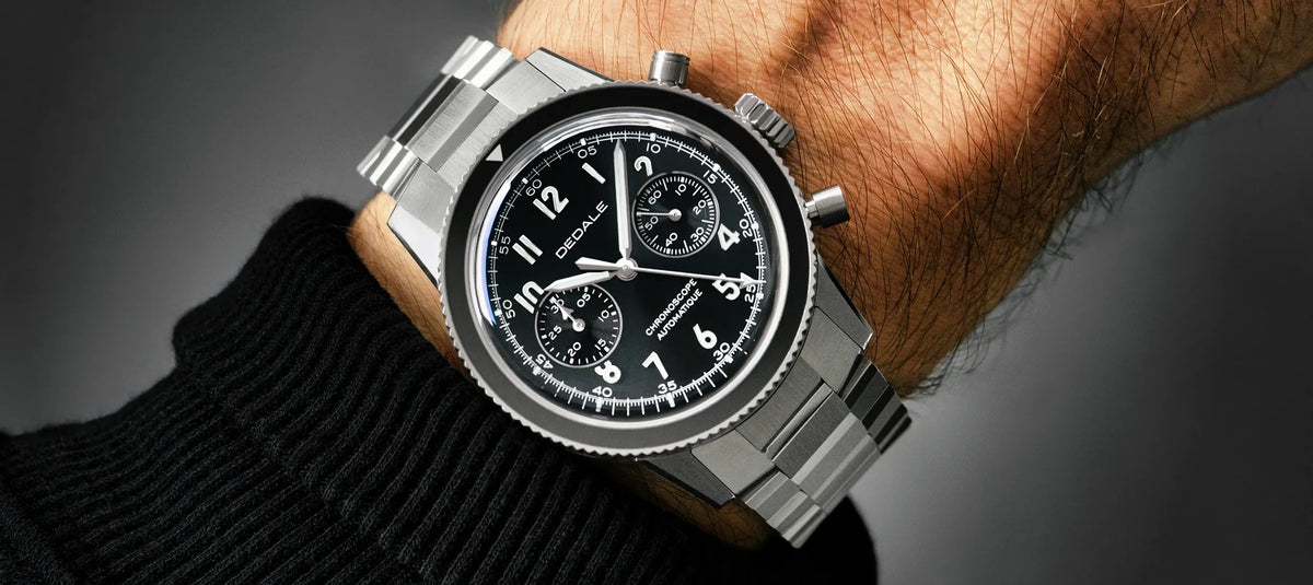 Dédale Waypoint WP-01 November chronographe français sur WingSteel porté par un homme