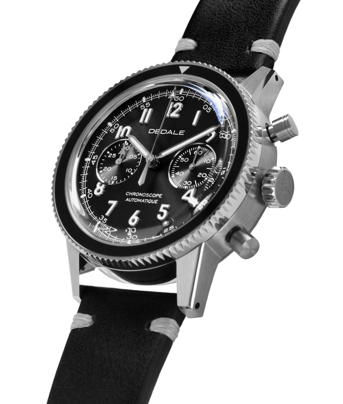 WP-01 NOVEMBER de côté - vue sur la profondeur du cadran sandwich et index appliqués | Dédale Watches