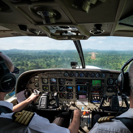 Pilotes Aviation Sans Frontières – montre aéronautique française, chaque vente soutient l'ONG