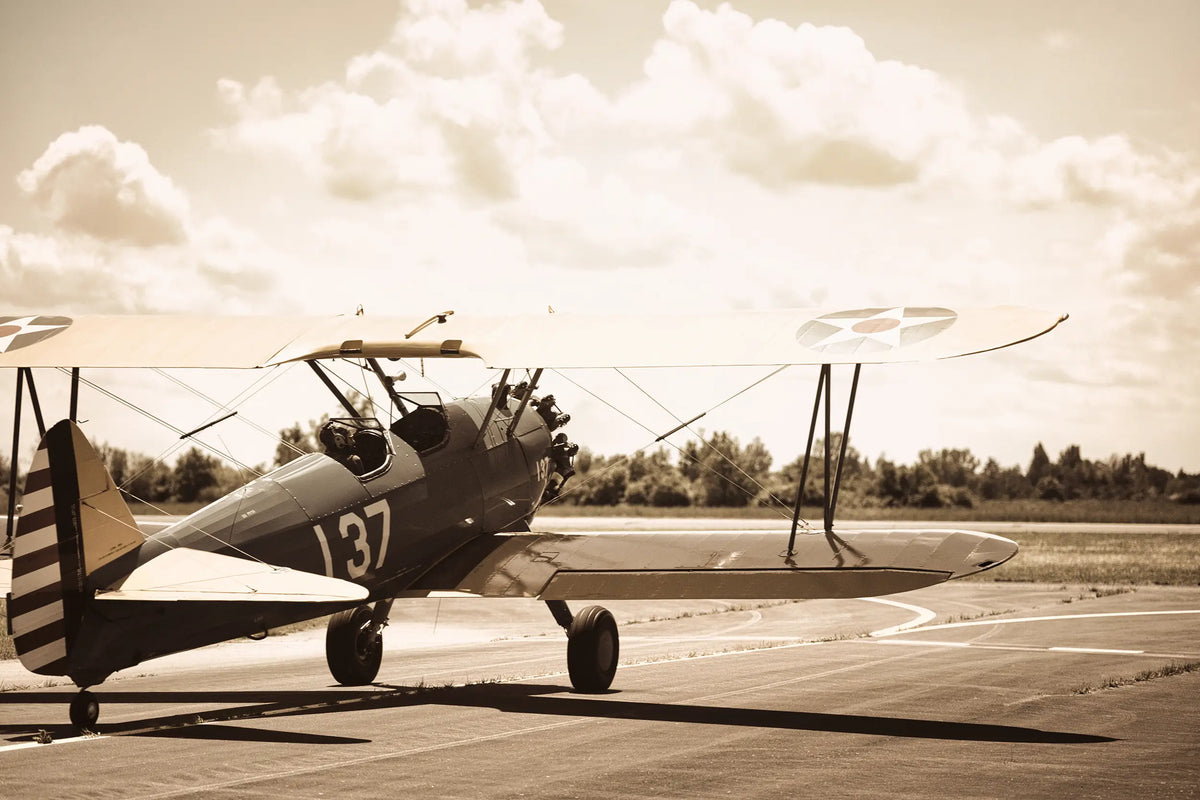 Boeing PT17 Stearman prêt à voler, ambiance vintage par Dédale watches