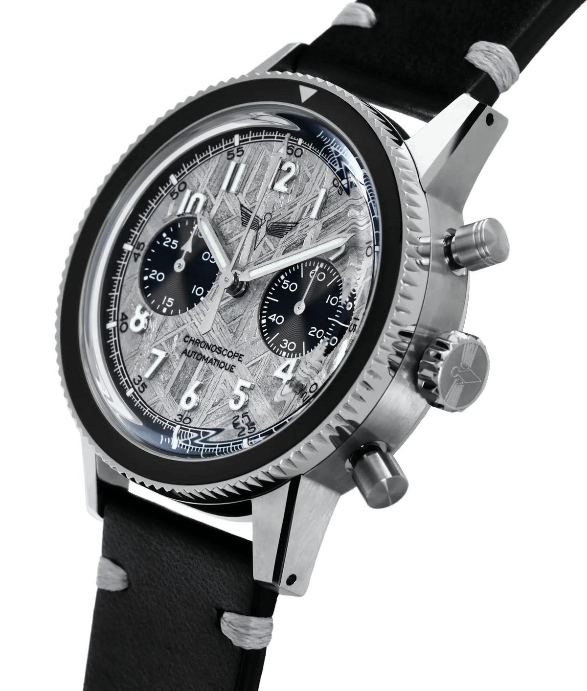 WP-01 SIDUS de côté - Cadran en météorite, minuterie émaillée et insert de lunette en saphir. Chronographe de pilote DÉDALE